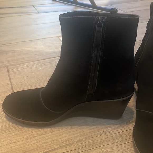 Cole Haan Suede Boots - 7 1/2 - Picture 2 of 8